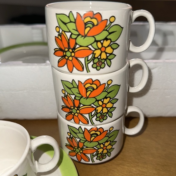 Other - Vintage Tea Set (missing one plate & one cup)